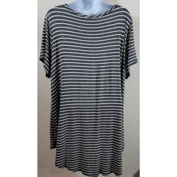 Maurices Gray White Striped Hi Low Top 1 18 20 Plus Lightweight Swing Stretchy - Picture 3 of 4